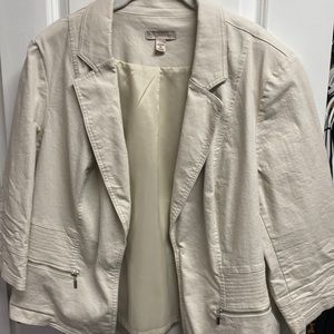 Jacket with zipper pockets